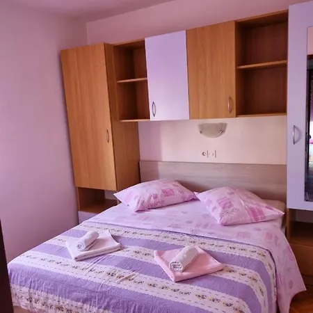 Ljubica & Ante Paparic Apartmán Lopar