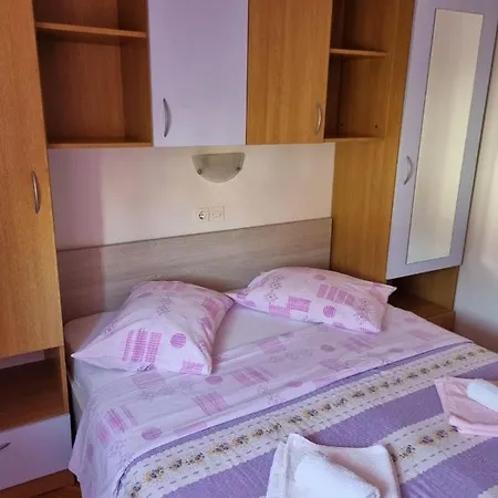 Ljubica & Ante Paparic Apartmán Lopar