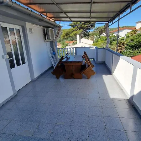 Ljubica & Ante Paparic Apartmán Lopar